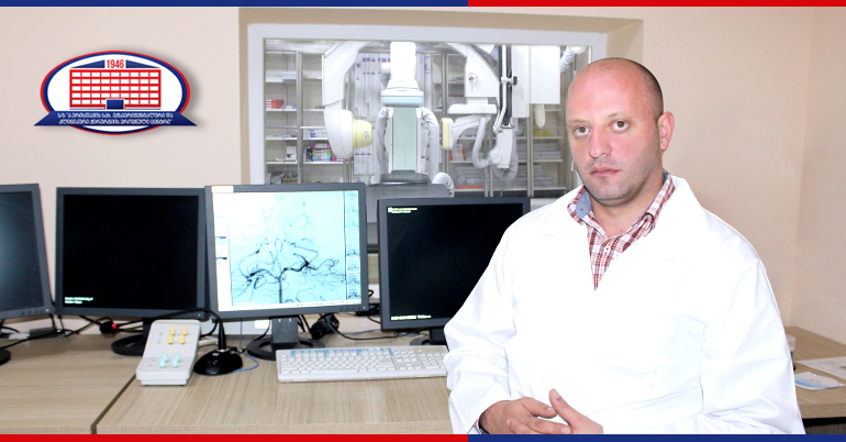 უნიკალური ოპერაცია – ნეიროქირურგმა იშვიათი მდებარეობის, რთული ანევრიზმა მხოლოდ ერთი ჩხვლეტით გამოთიშა!